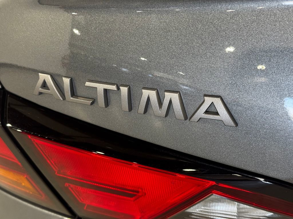 Used 2025 Nissan Altima 2.5 SV image 31