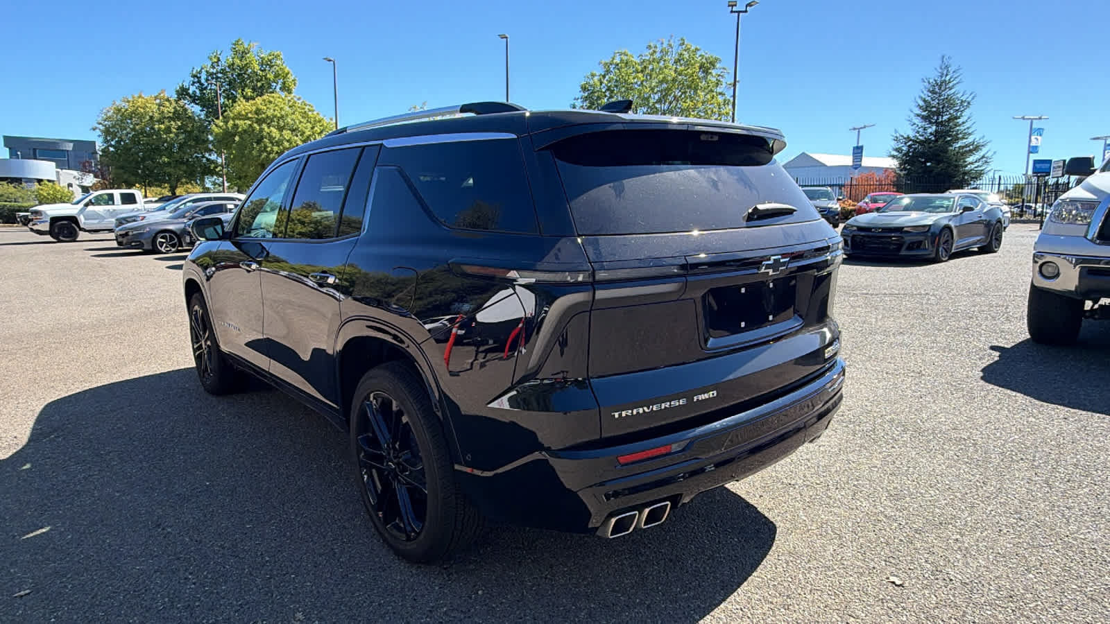 Used 2025 Chevrolet Traverse High Country w/ LPO, Floor Liner Package AWD/4WD image 7