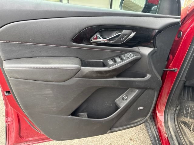 Used 2023 Chevrolet Traverse RS FWD image 18
