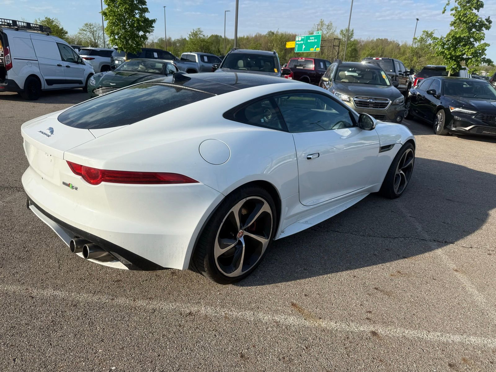 Used 2017 Jaguar F-TYPE R image 5