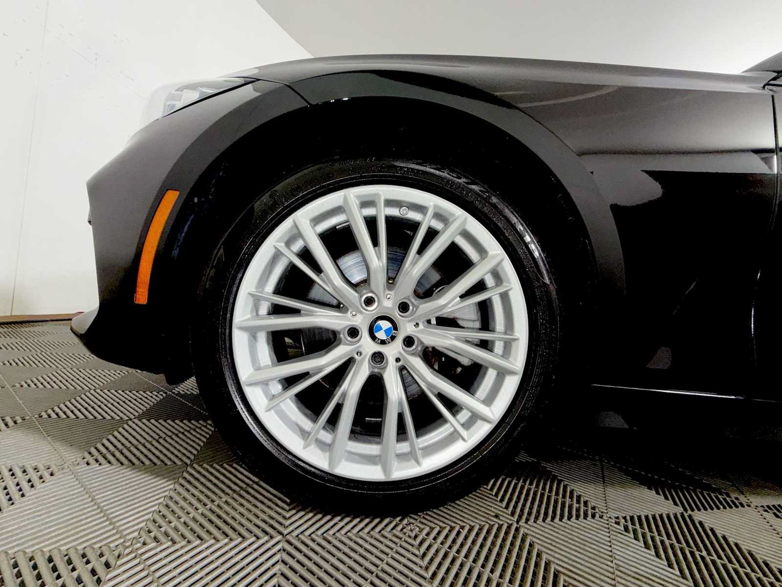 Used 2023 BMW 330i xDrive Sedan w/ Driving Assistance Package AWD/4WD image 8