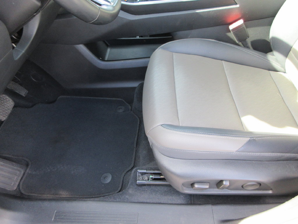 Certified 2025 Chevrolet Equinox LT w/ Convenience Package II FWD image 20