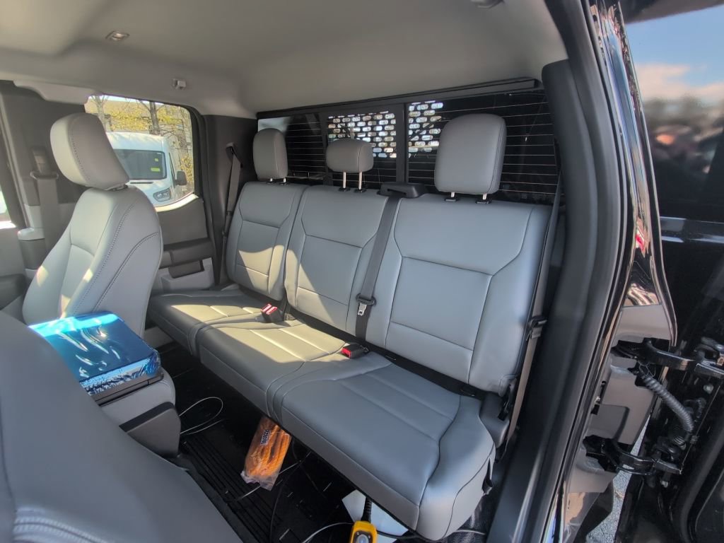 New 2026 Ford F550 4x4 Supercab Super Duty image 17