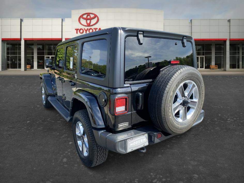 Used 2022 Jeep Wrangler Unlimited Sahara AWD/4WD image 6
