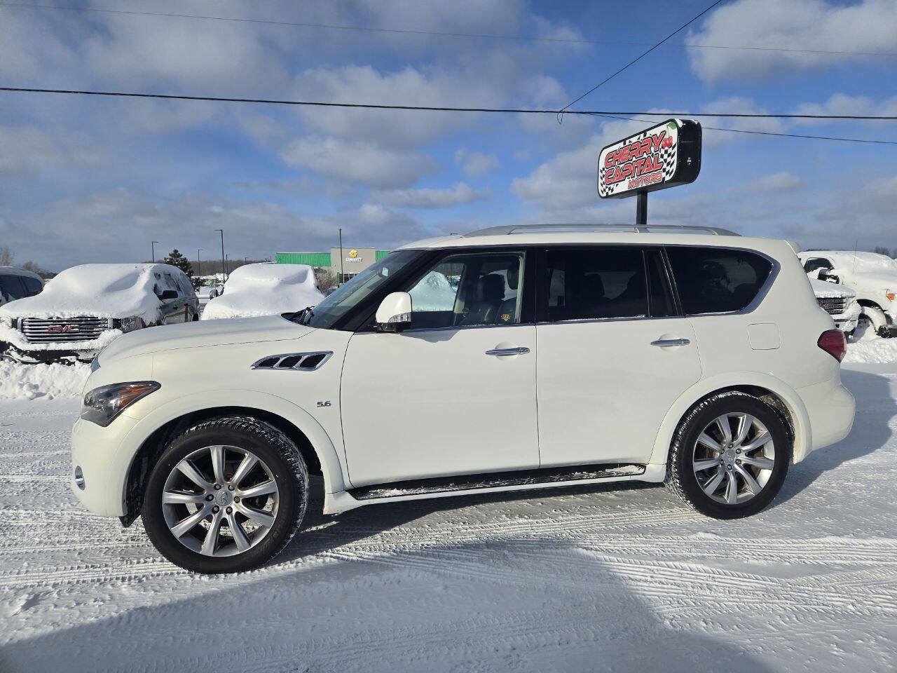 Used 2014 INFINITI QX80 4WD w/ Theater Package image 2