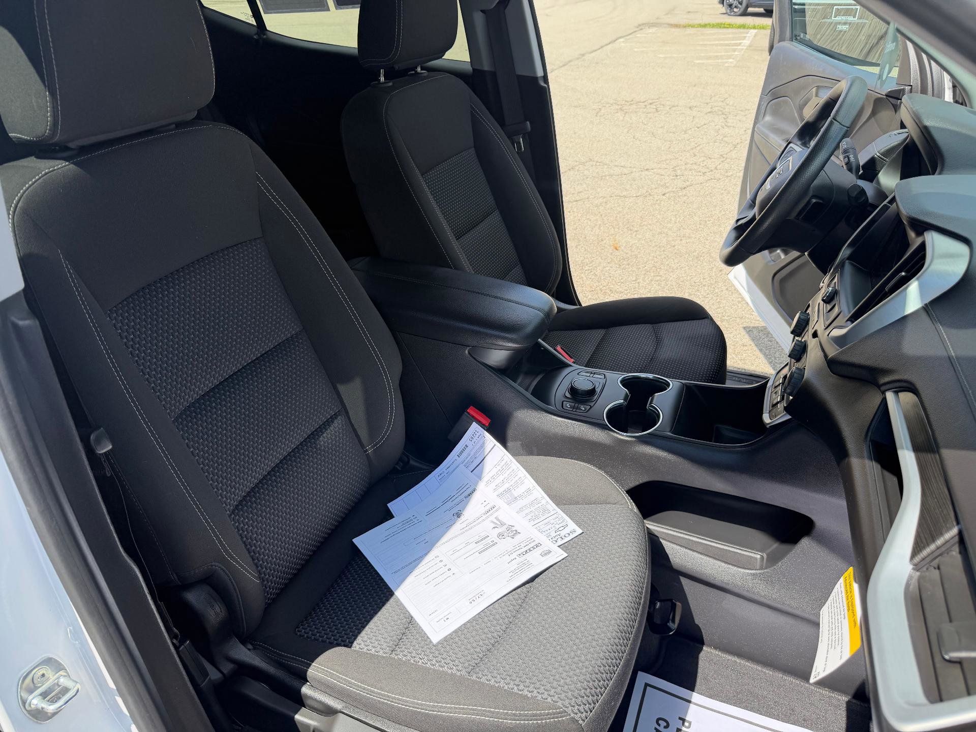 Used 2023 GMC Terrain SLE w/ Driver Convenience Package image 36