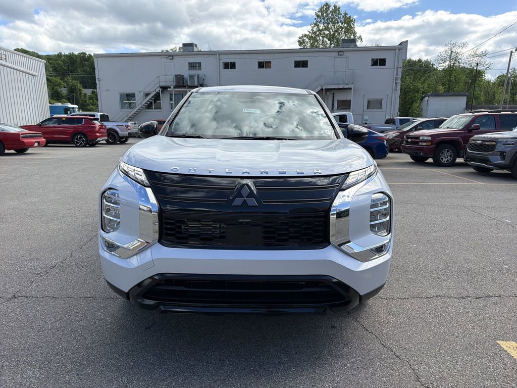 New 2026 Mitsubishi Outlander LE FWD image 11