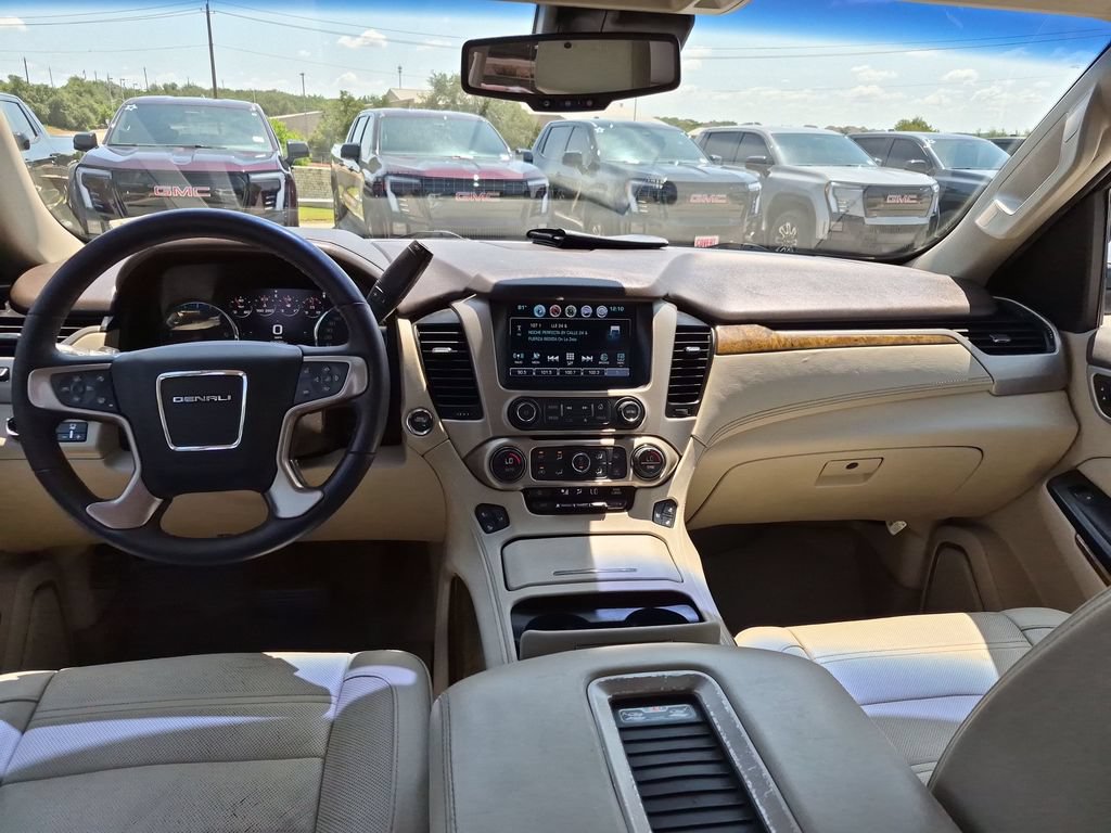 Used 2017 GMC Yukon XL Denali w/ Open Road Package AWD/4WD image 33