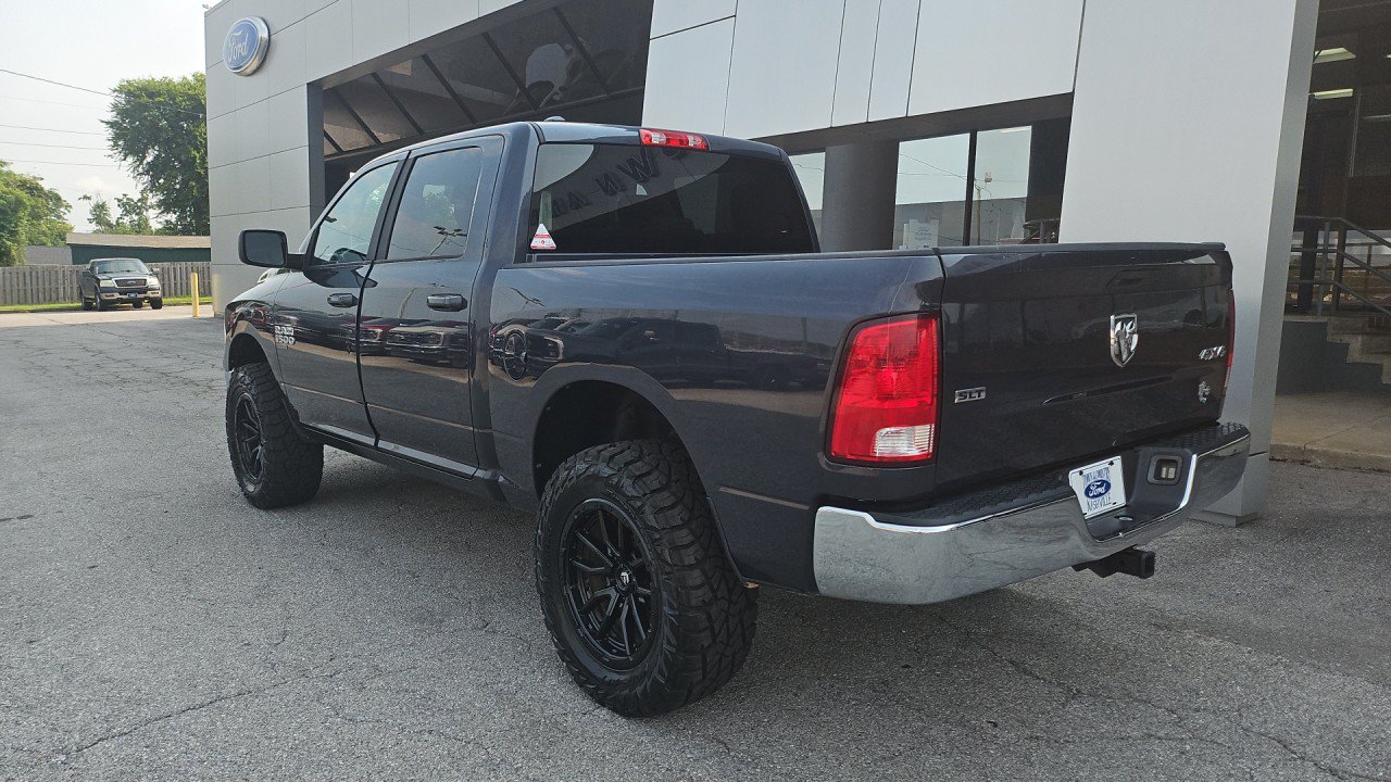 Used 2021 RAM 1500 Classic SLT AWD/4WD image 3