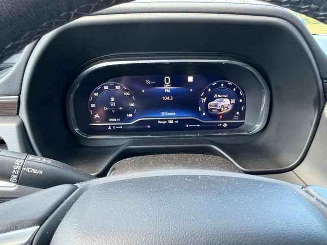 Used 2022 Chevrolet Suburban LT w/ LT Signature Plus Package AWD/4WD image 28