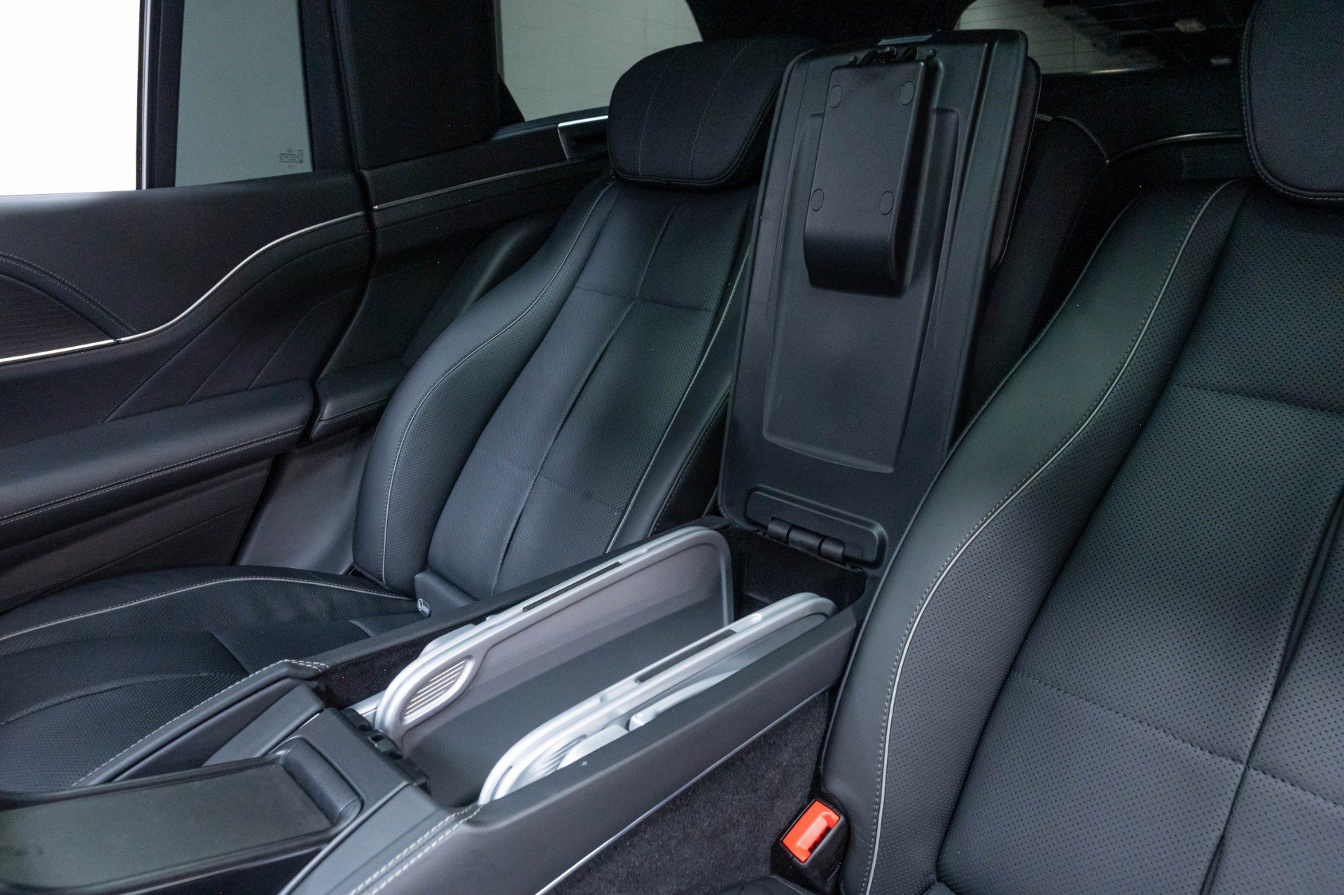 Used 2022 Mercedes-Benz Maybach GLS 600 4MATIC image 21
