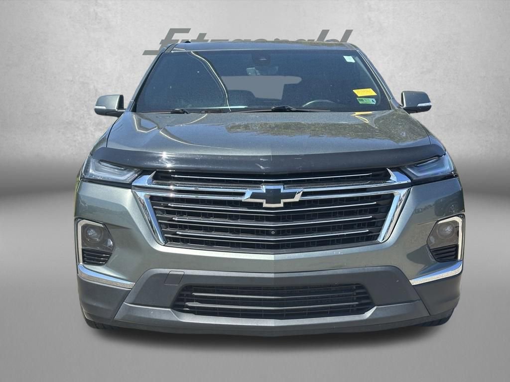 Certified 2022 Chevrolet Traverse LT w/ LT Premium Package AWD/4WD image 3