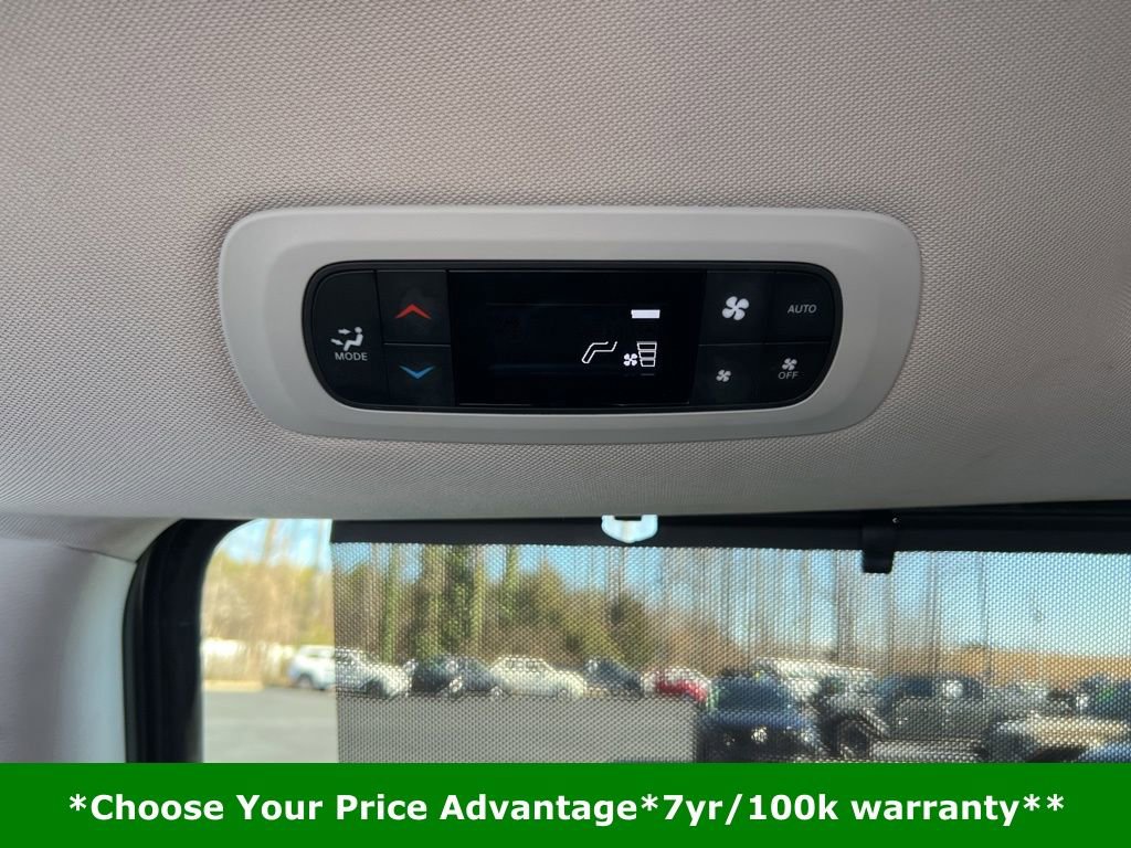 Certified 2023 Chrysler Pacifica Touring-L image 32