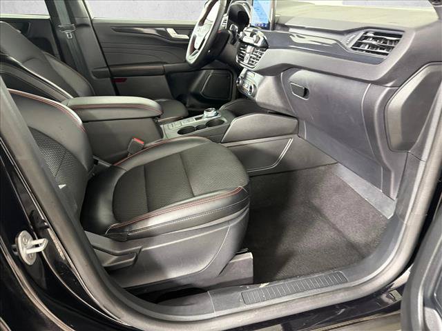Used 2025 Ford Escape ST-Line Select AWD/4WD image 13