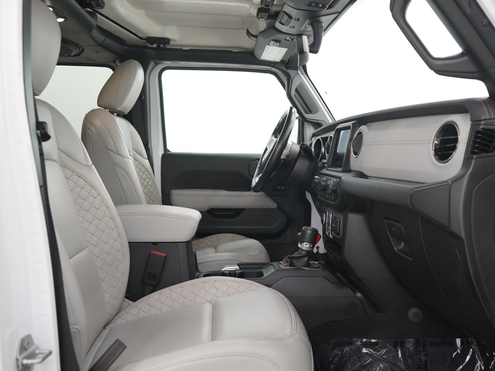 Used 2022 Jeep Wrangler Unlimited Sahara AWD/4WD image 11