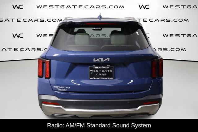 Used 2025 Kia Sorento EX FWD image 4