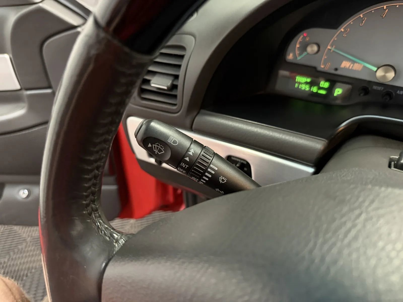 Used 2002 Ford Thunderbird image 26