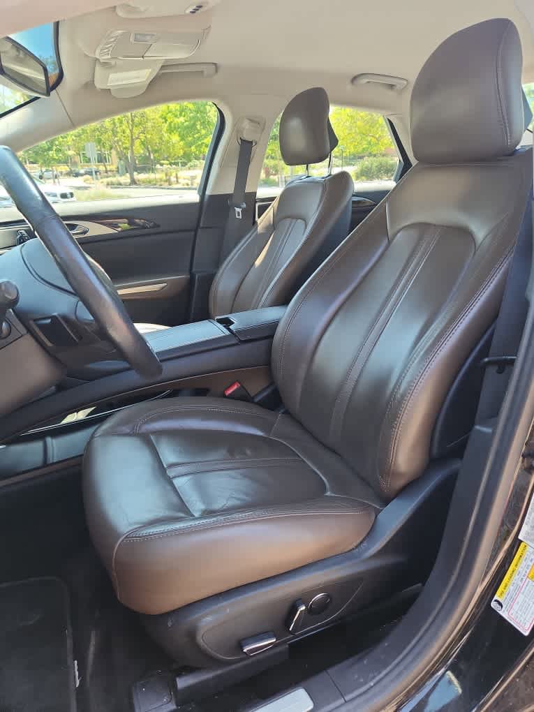 Used 2013 Lincoln MKZ FWD image 5