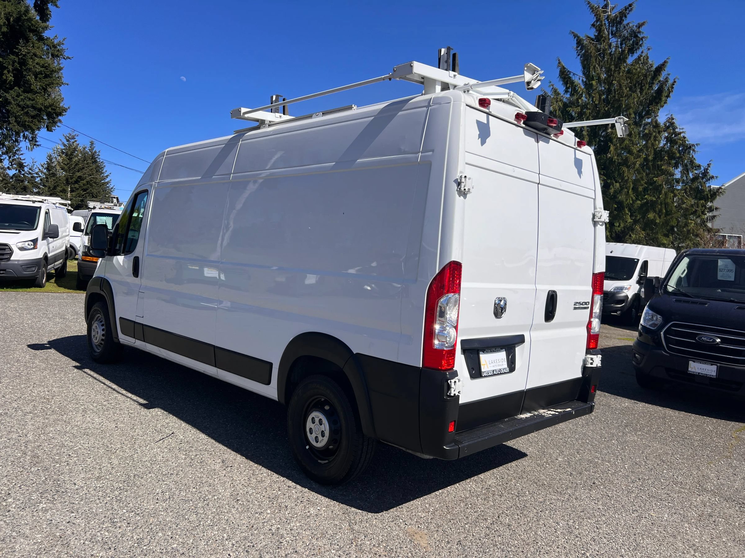 Used 2024 RAM ProMaster 2500 w/ Convenience Group FWD image 5