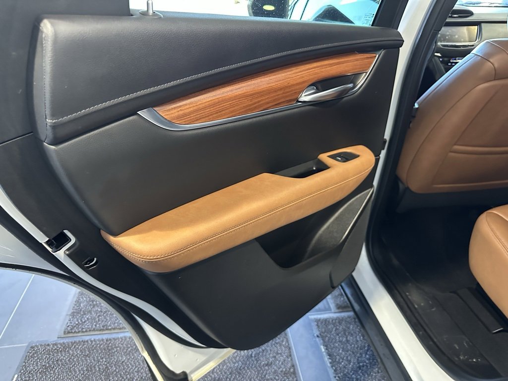 Used 2020 Cadillac XT5 Premium Luxury w/ LPO, Floor Liner Package image 11