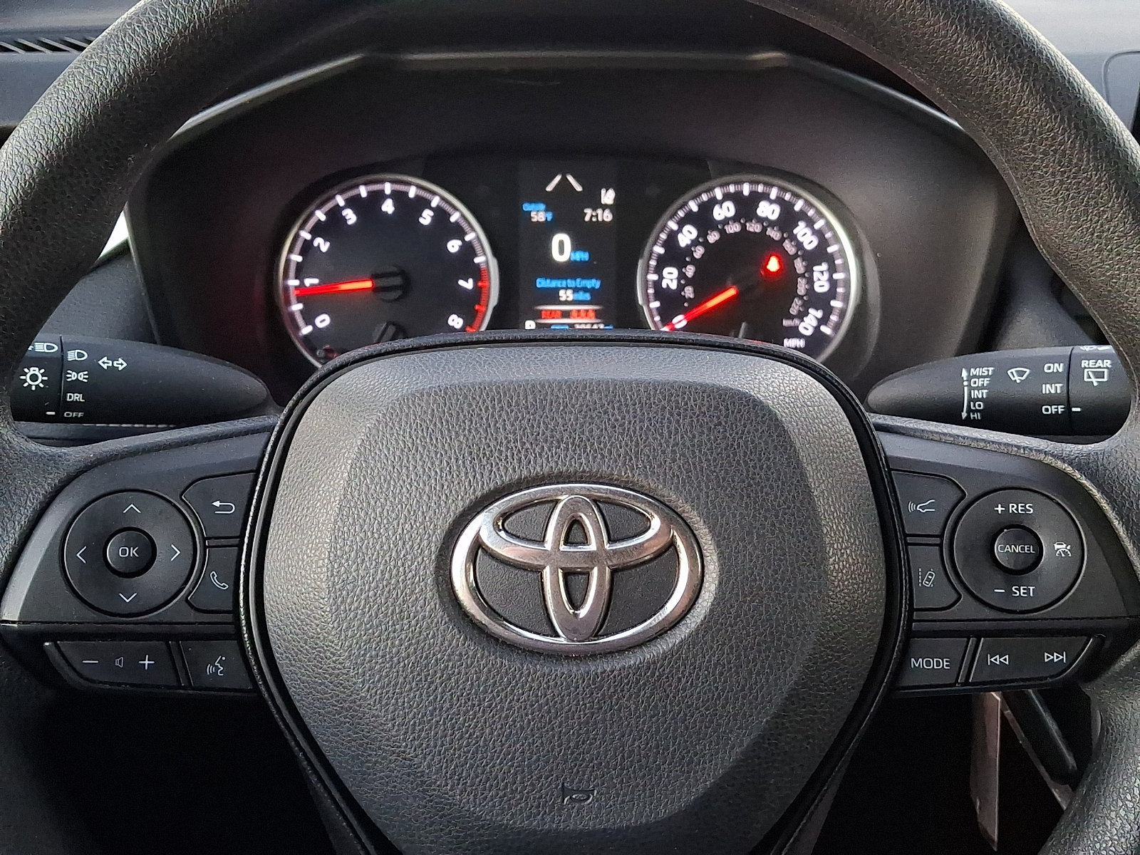Used 2021 Toyota RAV4 LE AWD/4WD image 18