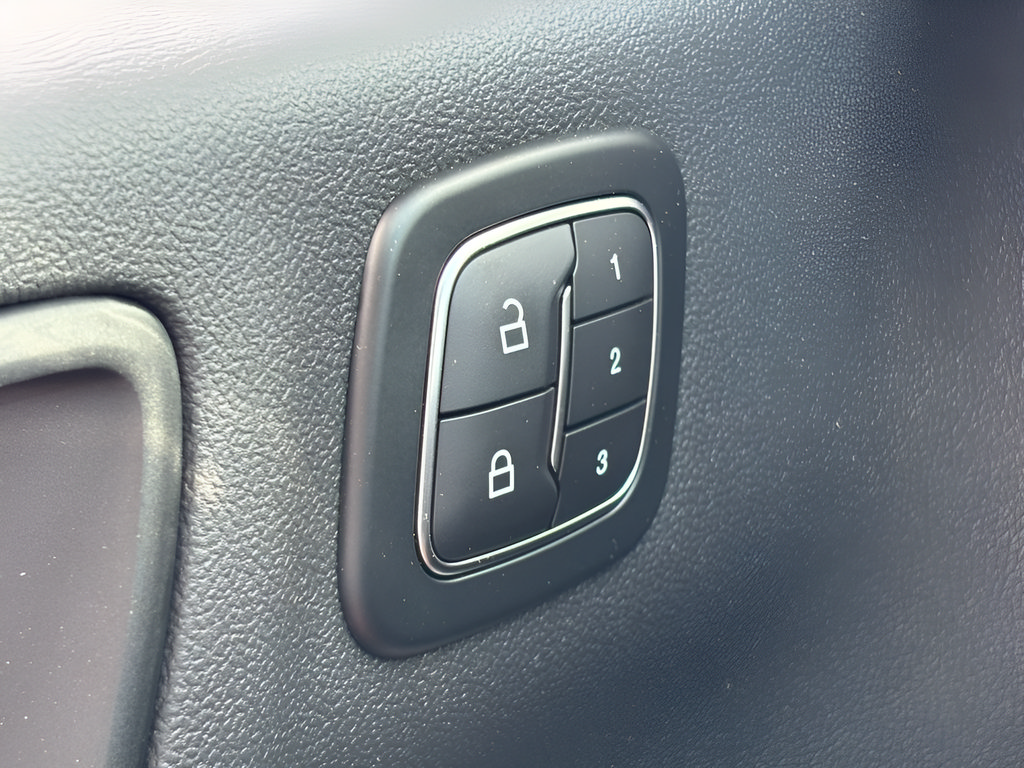 New 2024 Ford Escape SE w/ PHEV Premium Package FWD image 23