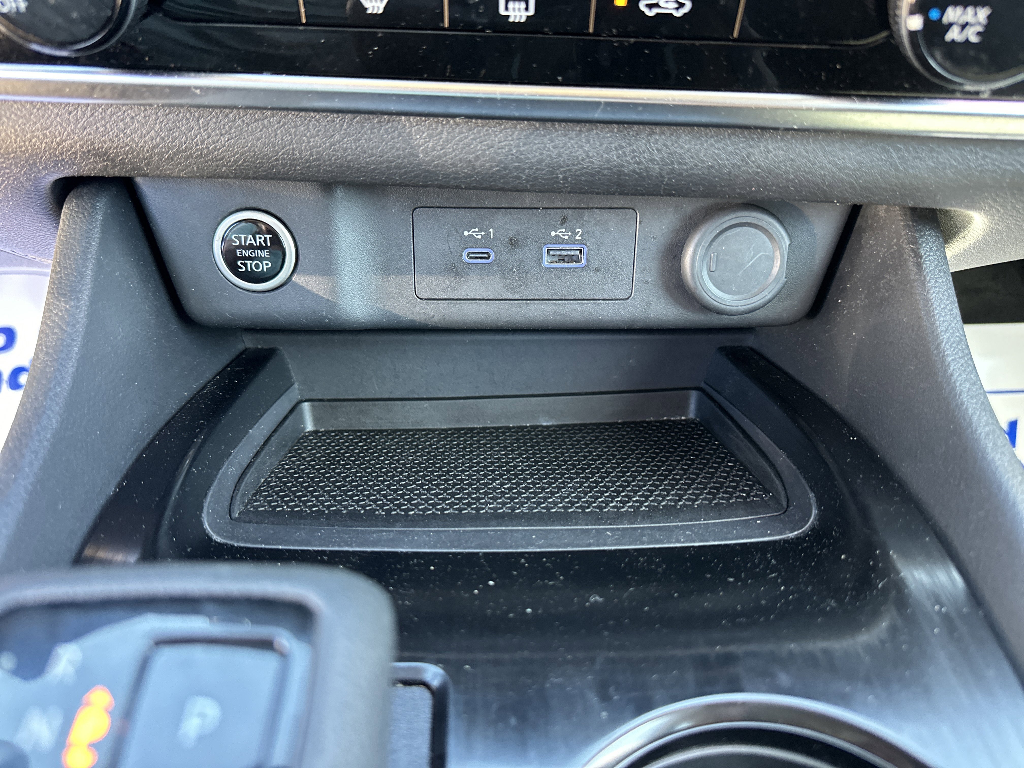 Used 2023 Nissan Rogue S image 29