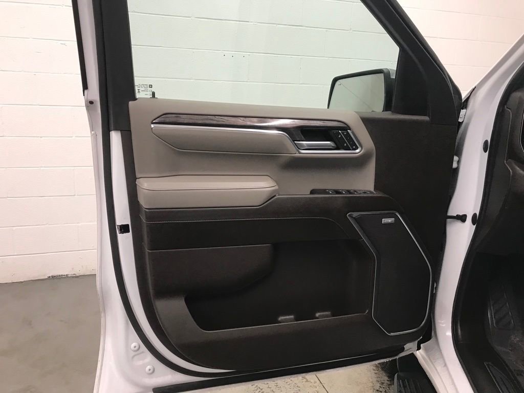 Used 2023 Chevrolet Silverado 1500 LTZ w/ LTZ Convenience Package II image 9