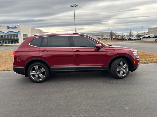 Used 2018 Volkswagen Tiguan SEL Premium image 2