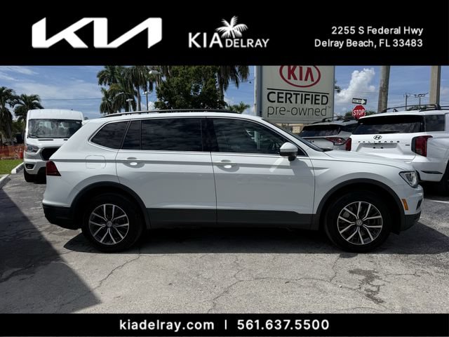 Used 2019 Volkswagen Tiguan SE w/ Panoramic Sunroof Package FWD image 2