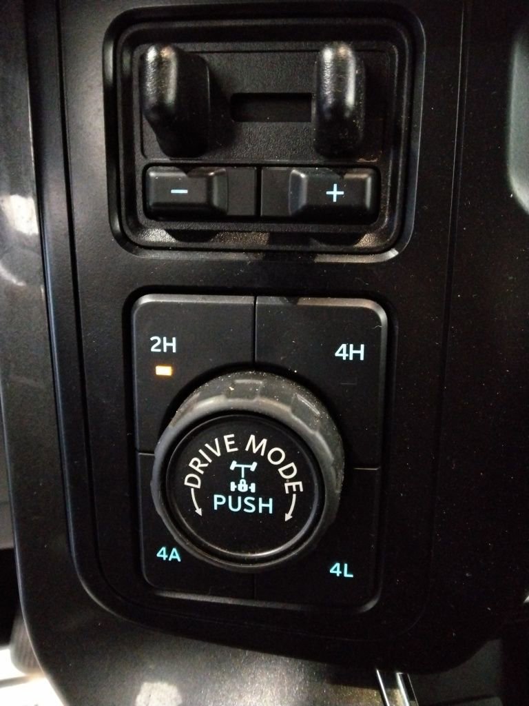 Used 2023 Ford F150 Lariat w/ Equipment Group 502A High image 17