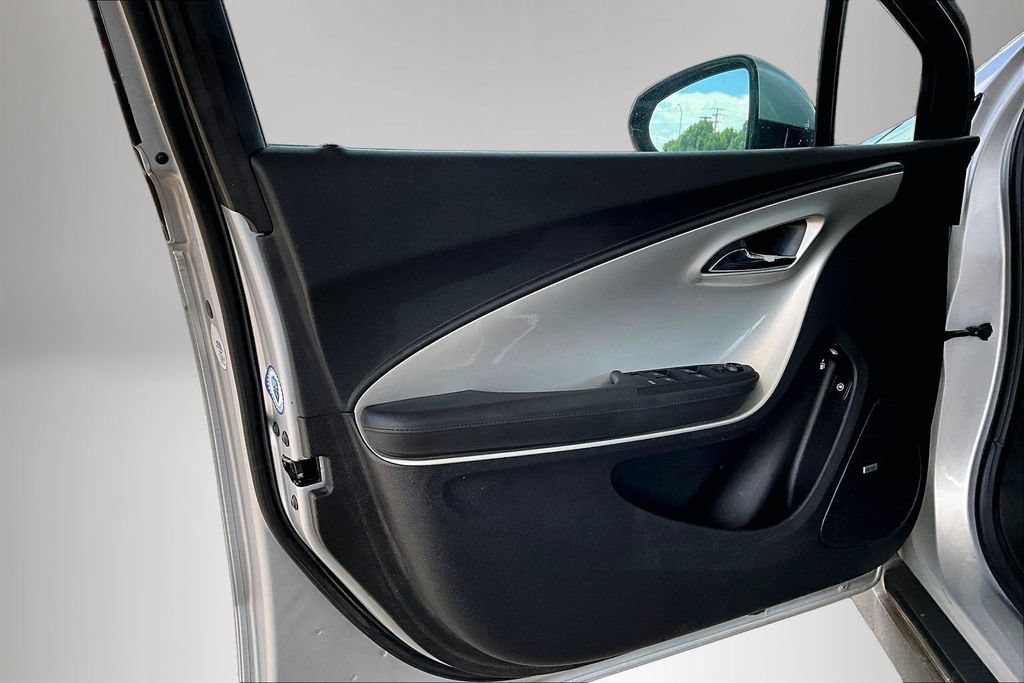 Used 2012 Chevrolet Volt Premium w/ Premium Trim Package FWD image 16