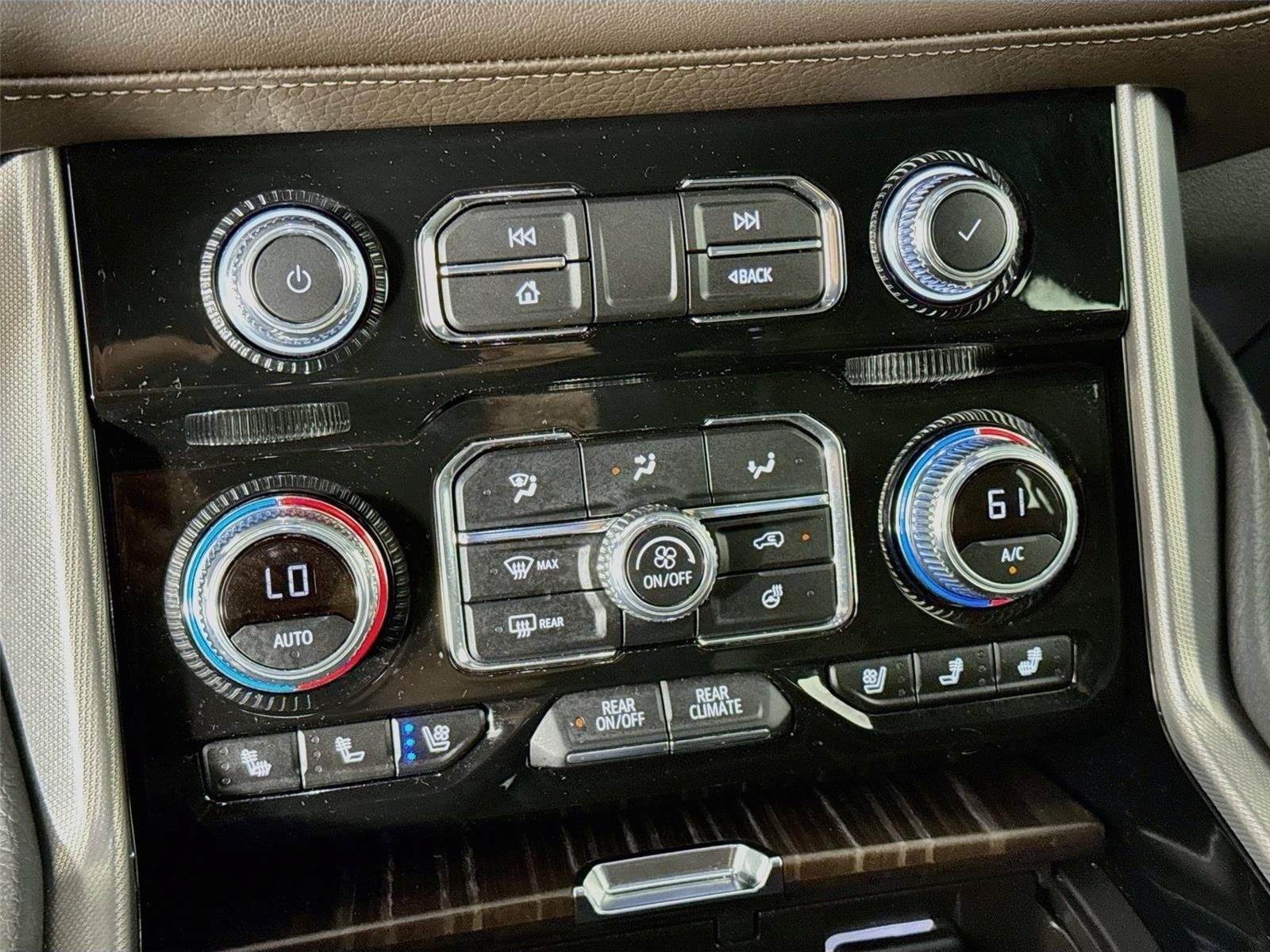 Certified 2024 GMC Yukon Denali w/ Advanced Technology Package RWD image 18