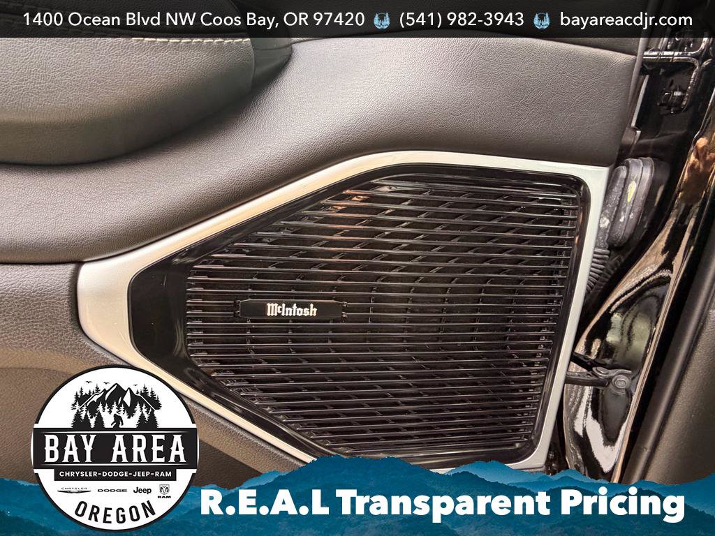 Used 2025 Jeep Wagoneer Series III w/ Premium Group I AWD/4WD image 12