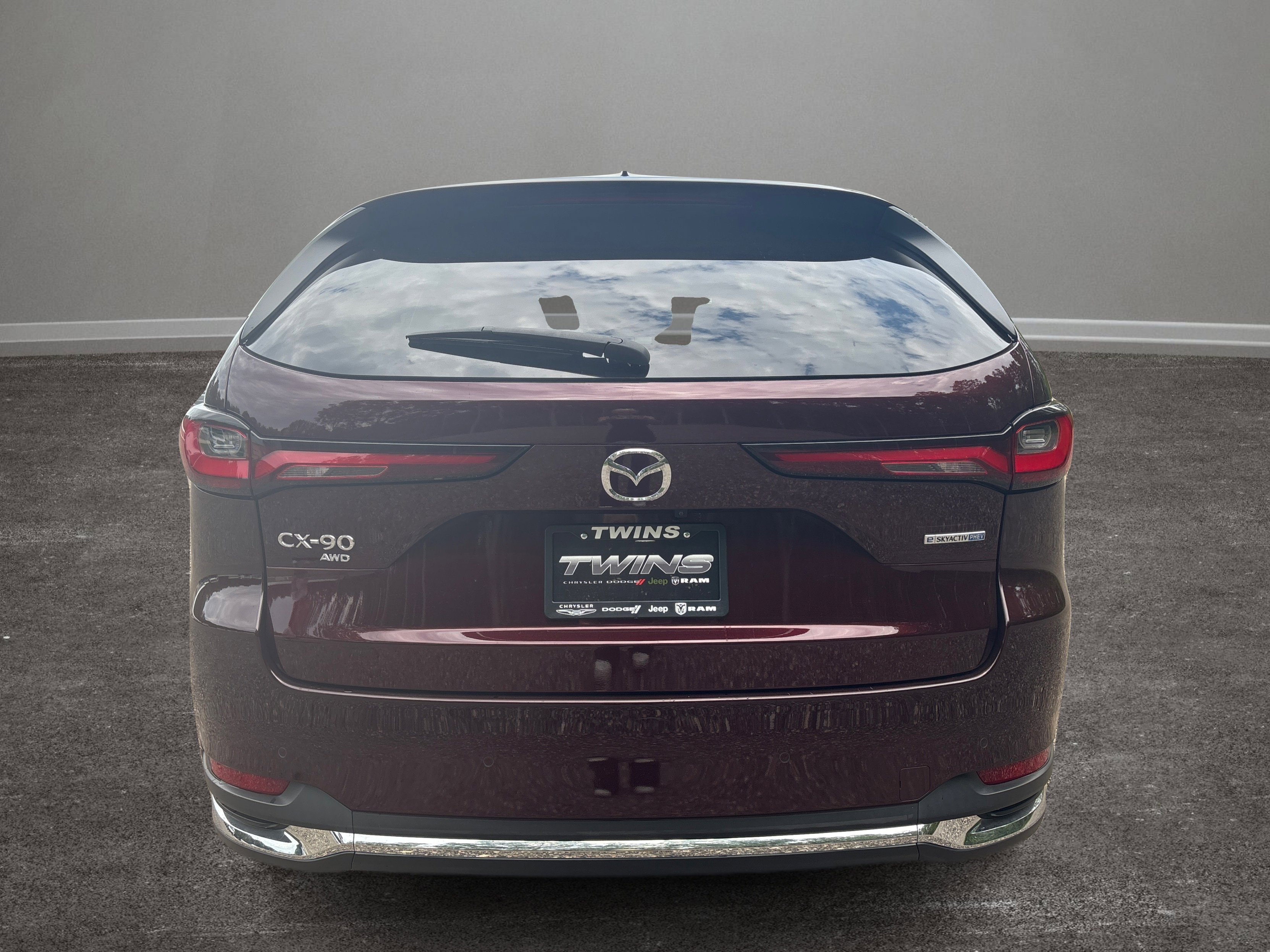 Used 2024 MAZDA CX-90 Plug-In Hybrid w/ Premium Pkg image 30