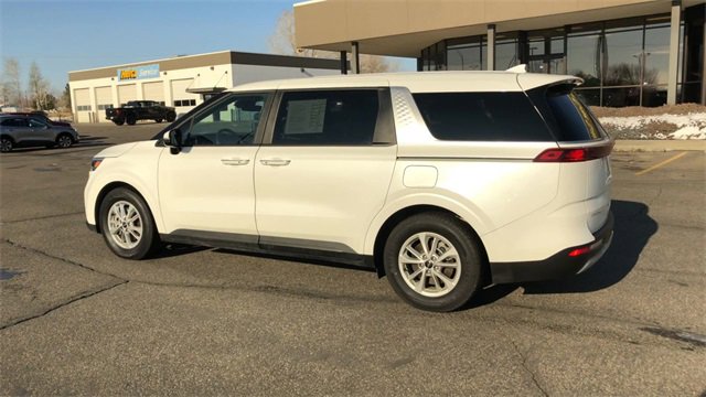 Used 2024 Kia Carnival LX image 6