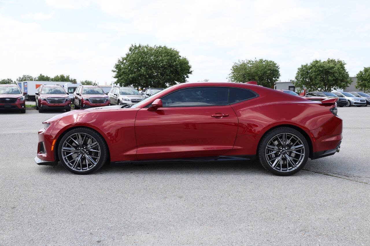 Used 2022 Chevrolet Camaro ZL1 RWD image 8