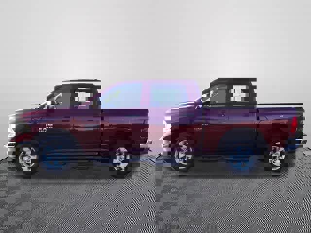 Used 2022 RAM 1500 Classic SLT image 2