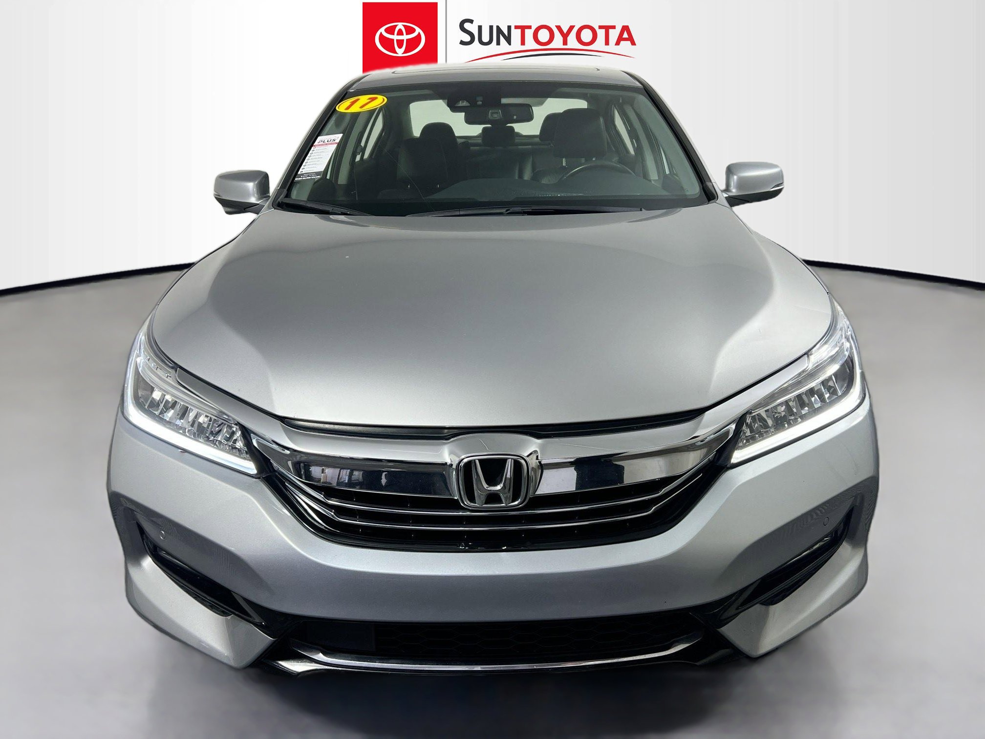 Used 2017 Honda Accord Touring image 10