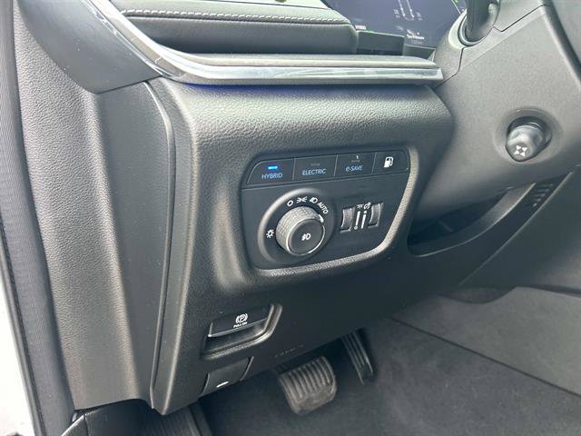 Used 2023 Jeep Grand Cherokee Overland w/ Luxury Tech Group IV image 23