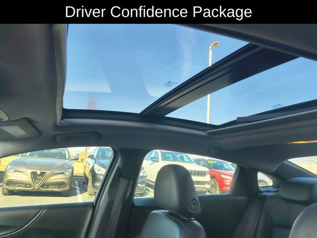 Used 2018 Chevrolet Malibu Premier w/ Premier Sun and Wheel Package image 15