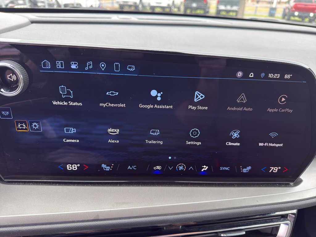 Used 2025 Chevrolet Traverse LT image 19