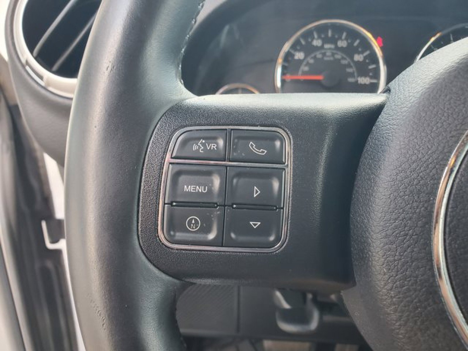 Used 2015 Jeep Wrangler Unlimited Rubicon w/ Connectivity Group image 15