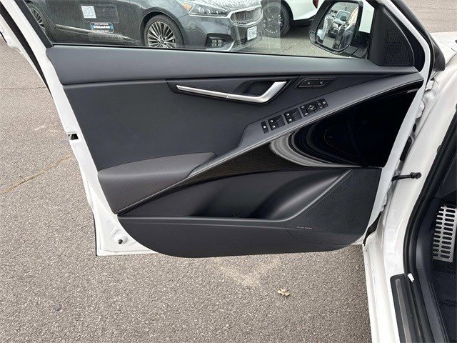 Certified 2025 Kia Niro SX Touring image 13