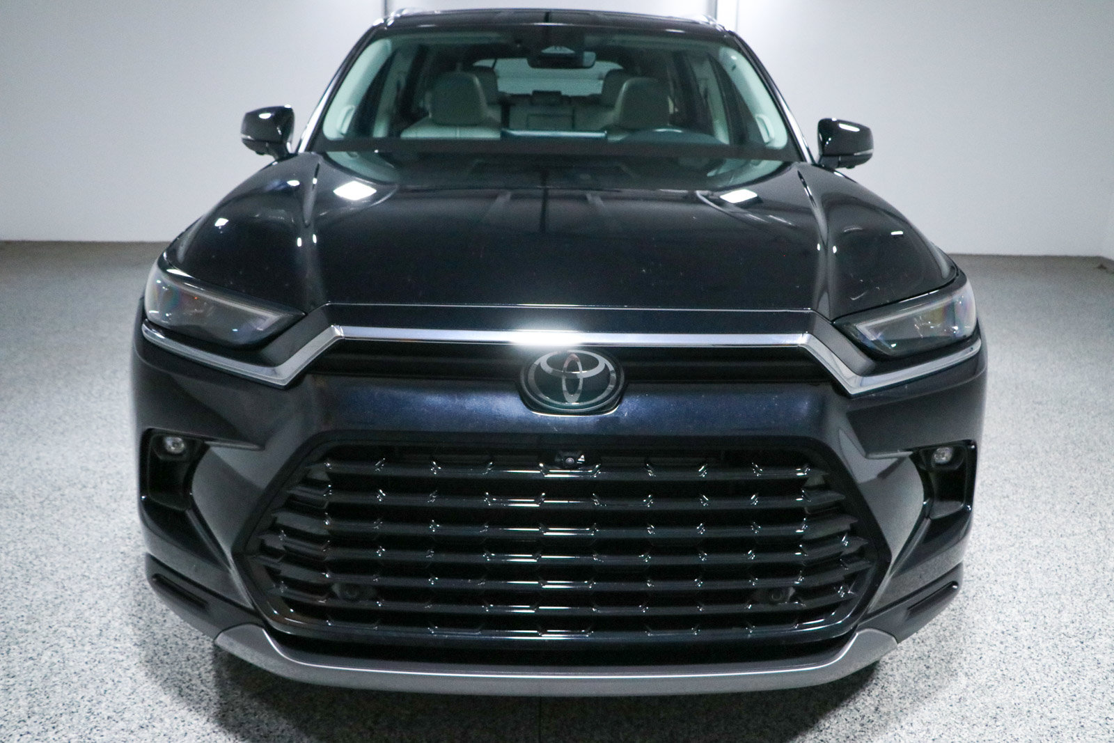 Used 2025 Toyota Grand Highlander AWD Hybrid image 4