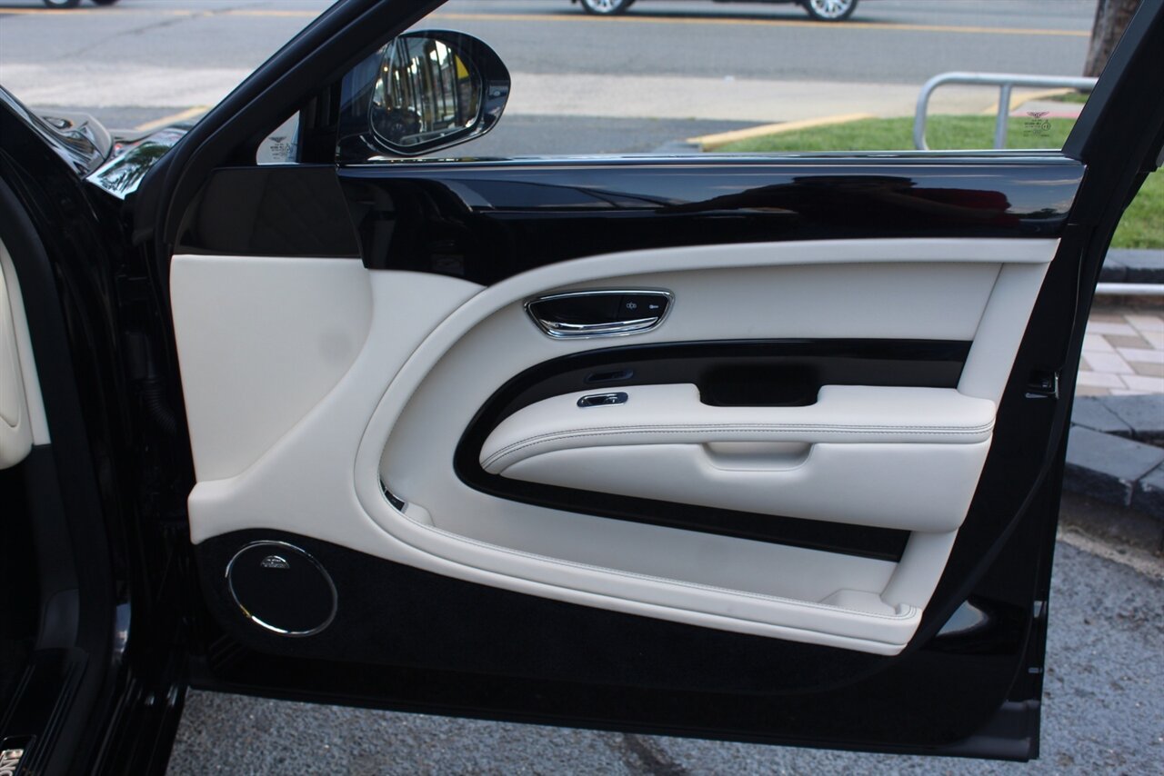 Used 2013 Bentley Mulsanne RWD image 35