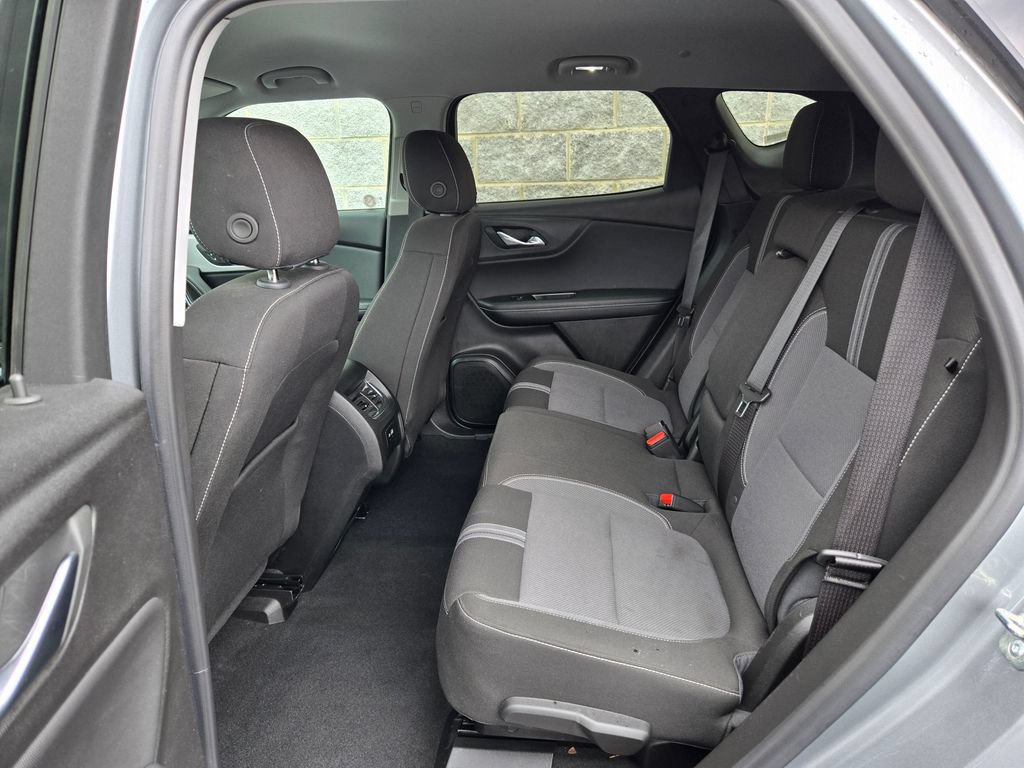 Used 2025 Chevrolet Blazer LT FWD image 33