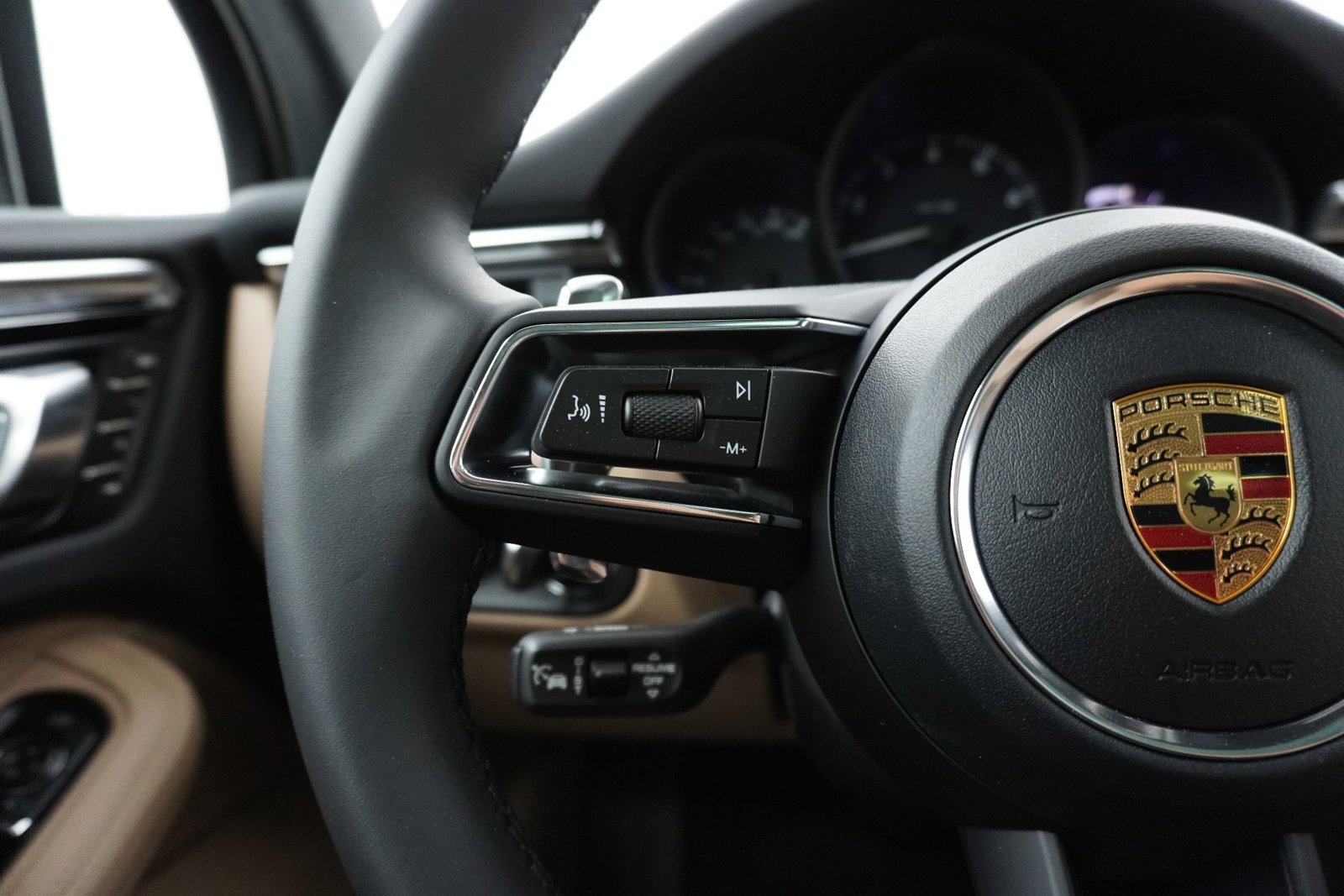 New 2026 Porsche Macan image 21