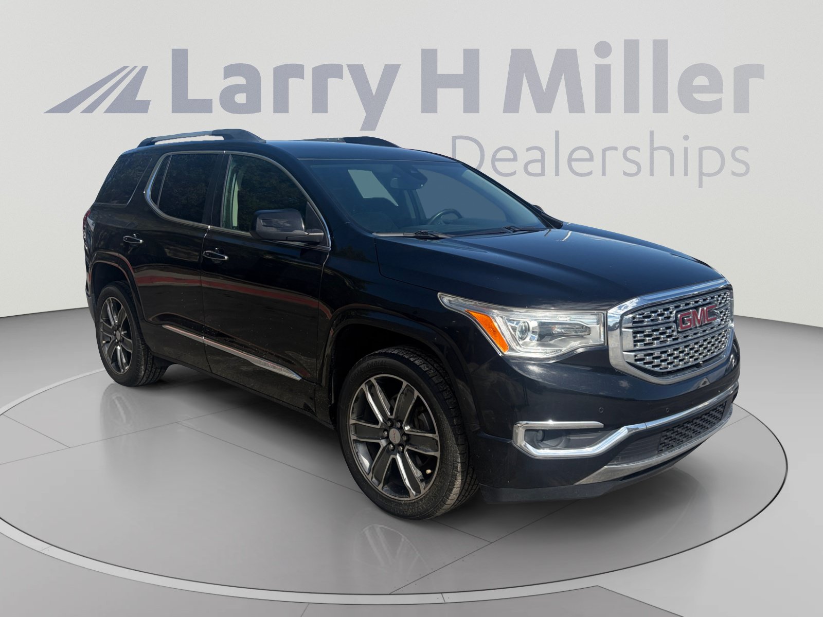Used 2017 GMC Acadia Denali w/ Technology Package FWD image 7