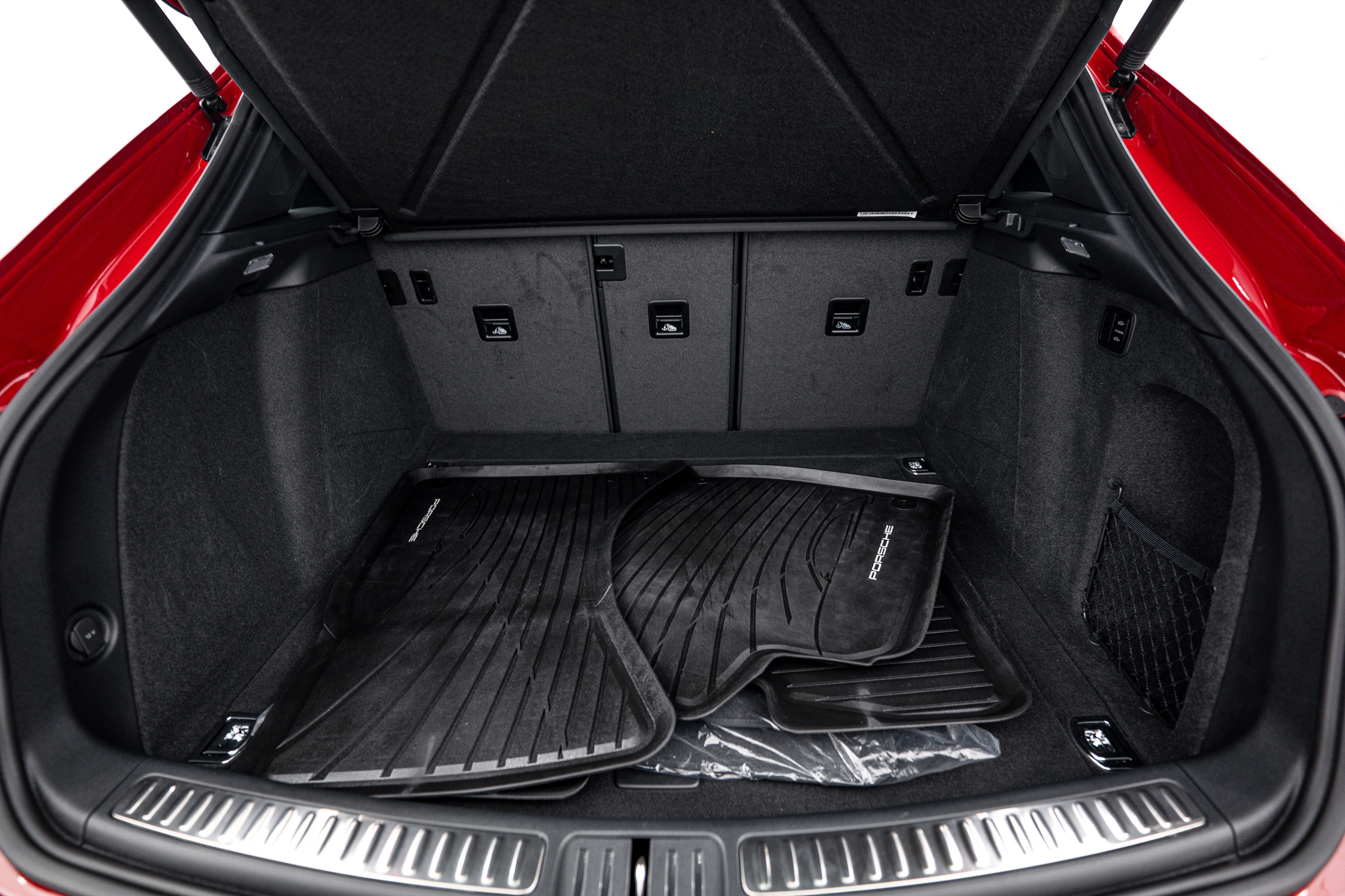 Certified 2026 Porsche Macan Turbo AWD/4WD image 24